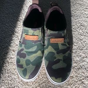 NWT Xtratuf | Brand New In Box 7.5 Womens Sharkbyte Camo Sneakers